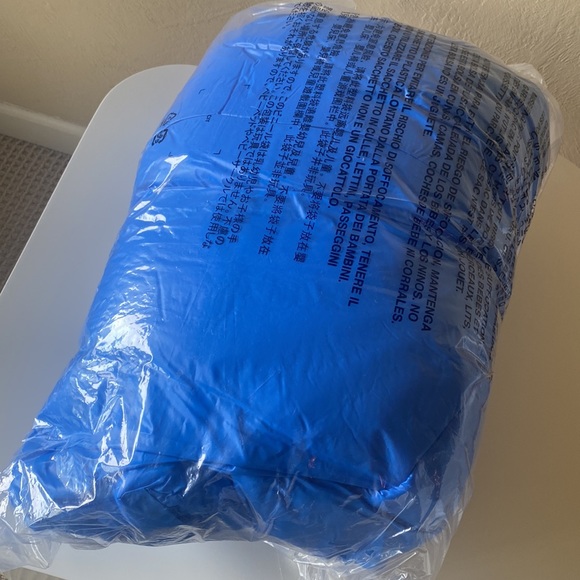 NWT YEEZY GAP ROUND JACKET BLUE M - Picture 3 of 11